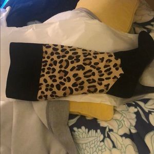 Leopard black boots